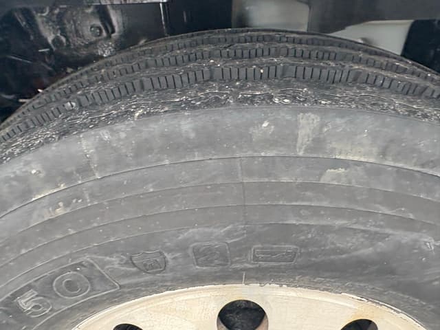 Image of International LT625 equipment image 4