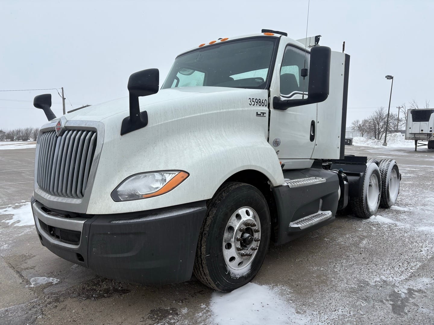 2020 International LT625 Equipment Image0