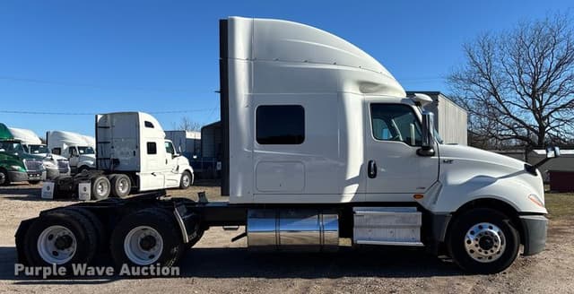 Image of International LT625 equipment image 3