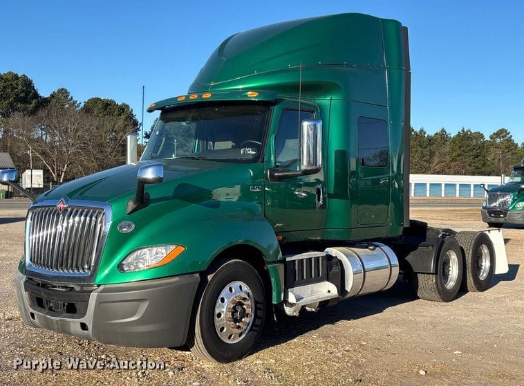 2020 International LT625 Equipment Image0