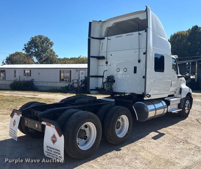 Image of International LT625 equipment image 4