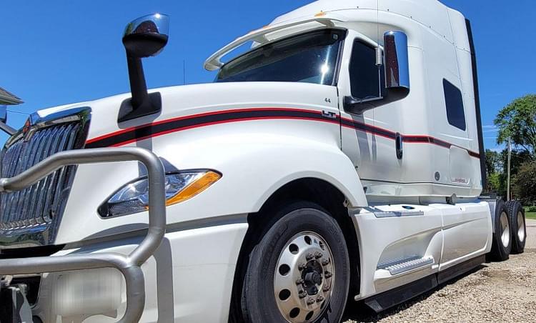 2020 International LT625 Equipment Image0