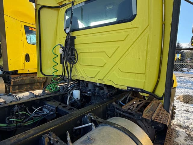 Image of International RH613 equipment image 4