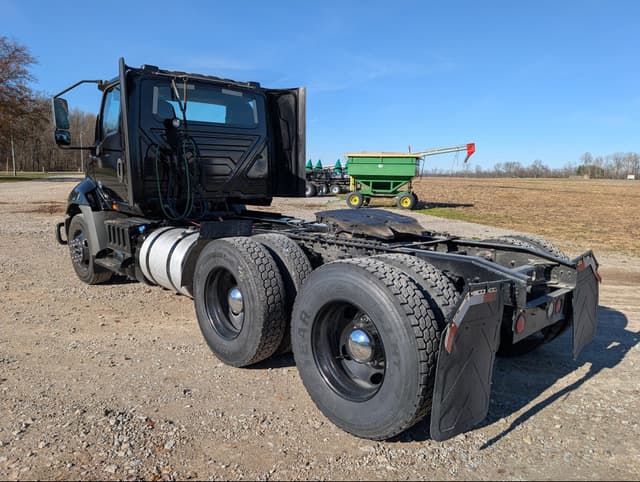 Image of International RH613 equipment image 2