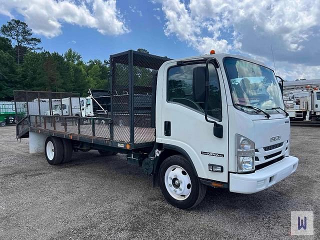 Image of Isuzu NPR equipment image 2