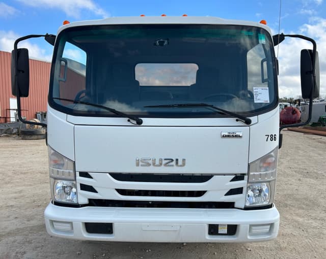 Image of Isuzu NQR equipment image 1