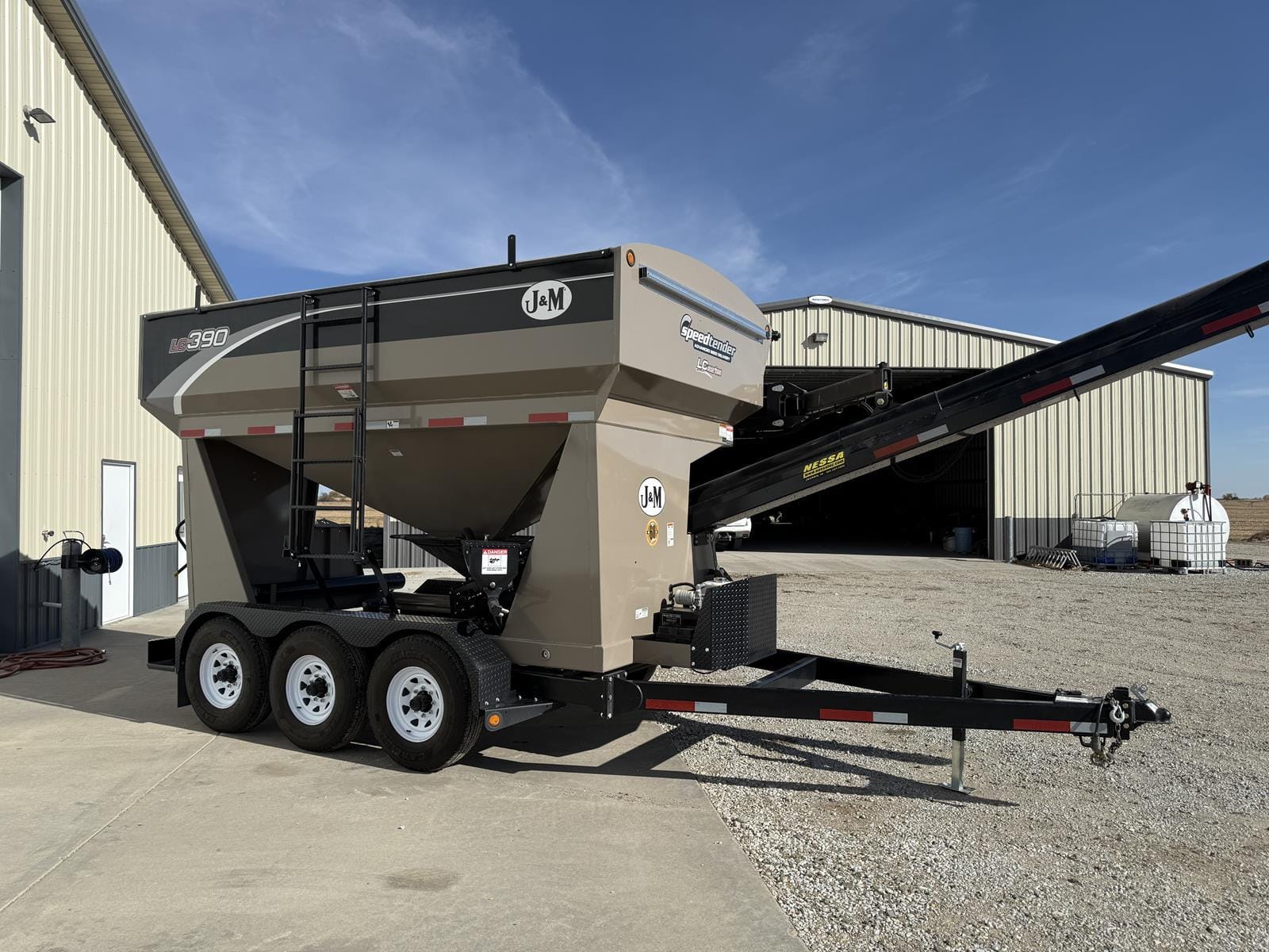 Main image J&M LC390