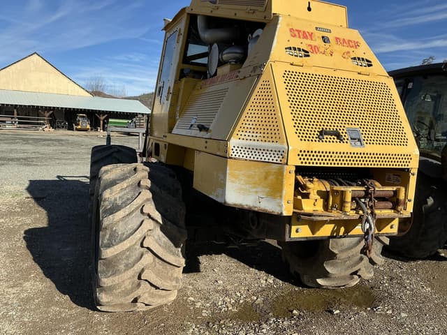 Image of Jarraff Linebacker equipment image 2