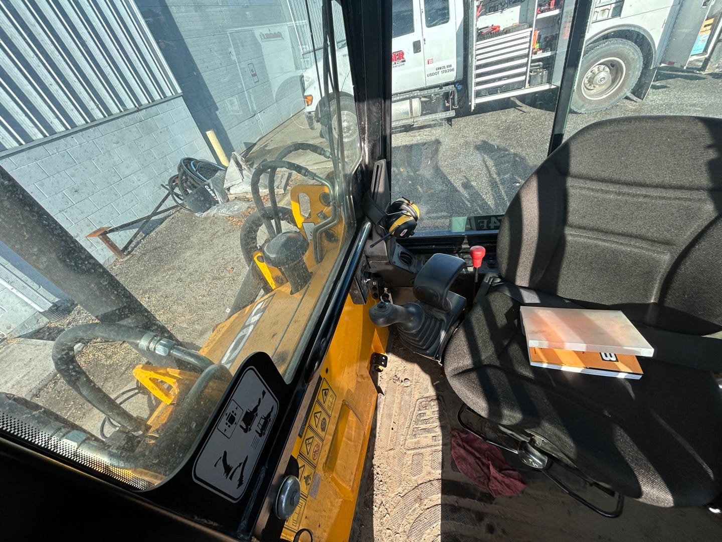 2020 JCB 1CXT Equipment Image0