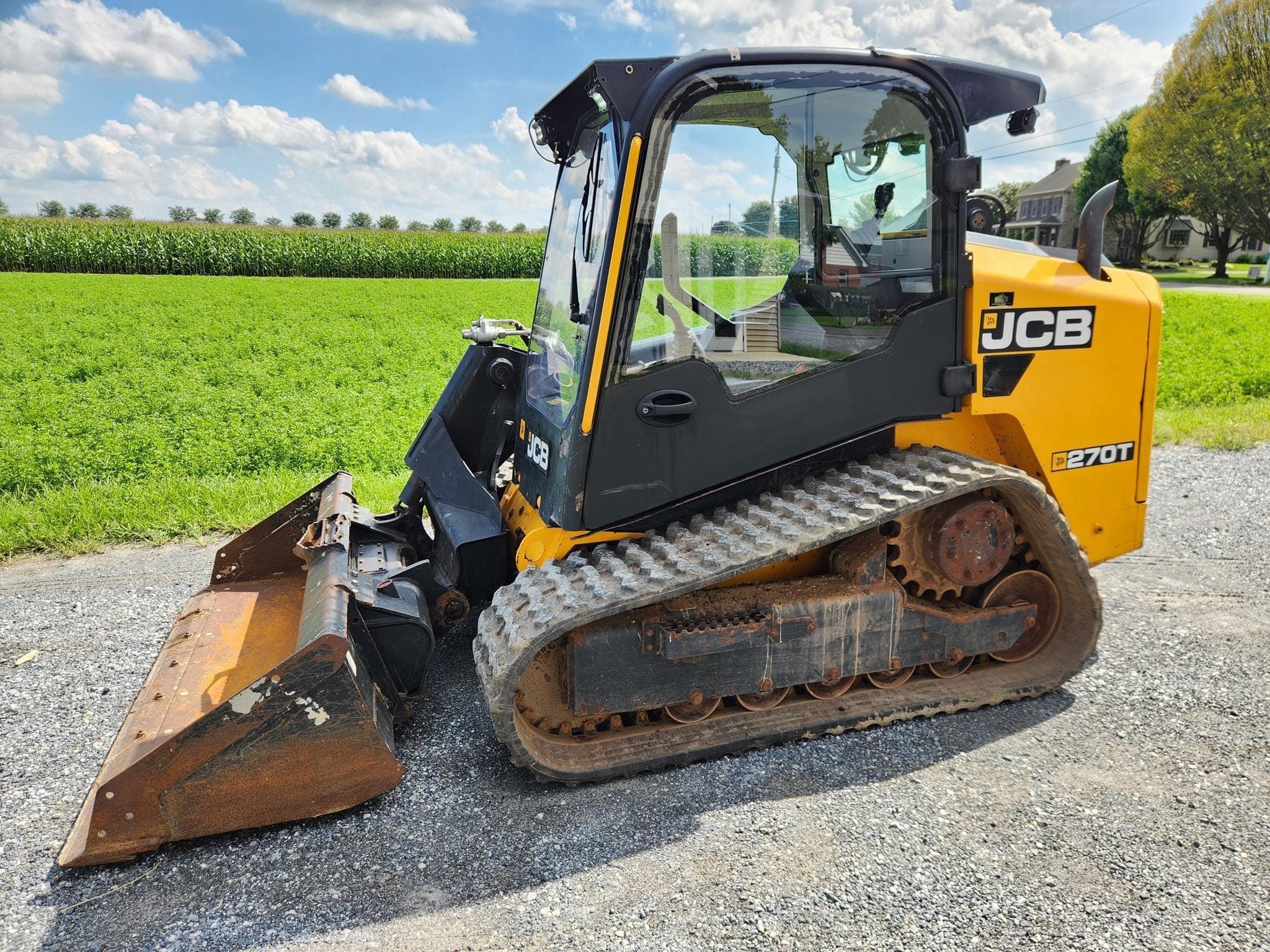 2020 JCB 270T Equipment Image0