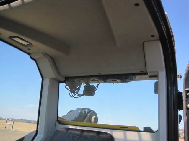 Image of JCB 270T equipment image 3