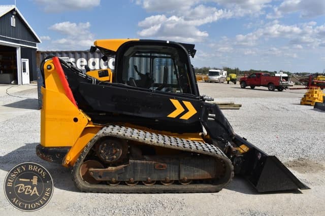 Image of JCB 3TS-8T equipment image 3