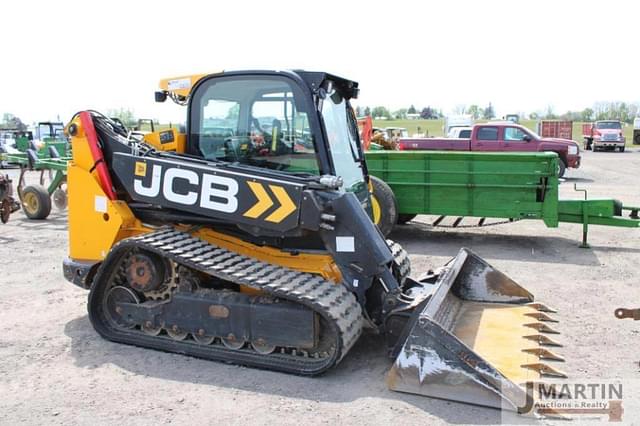 Image of JCB 3TS-8T equipment image 3