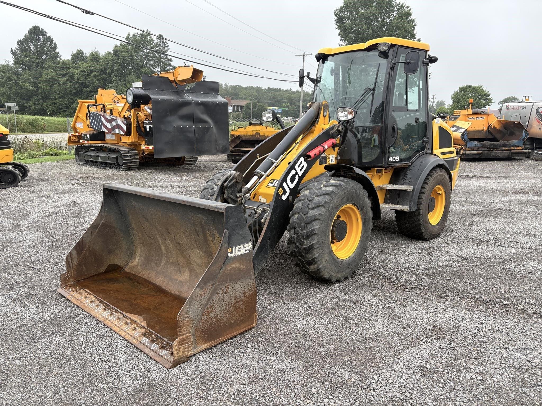 2020 JCB 409 Equipment Image0