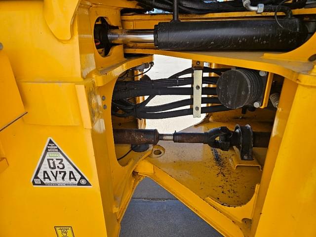 Image of JCB 427 equipment image 2