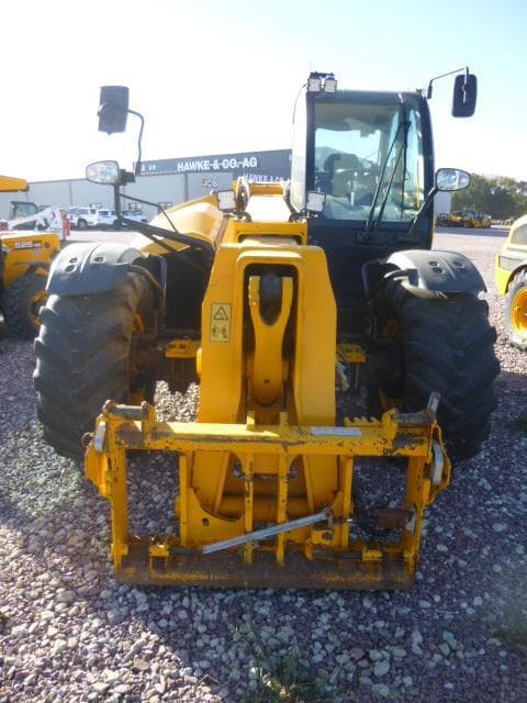 Image of JCB 560-80 Agri Super equipment image 2