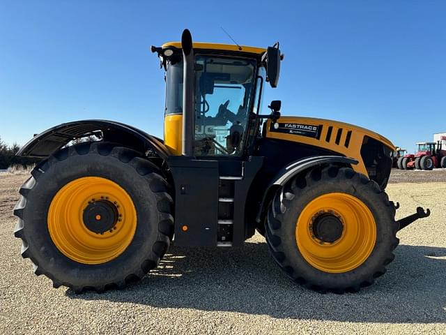 Image of JCB Fastrac 8330 equipment image 3