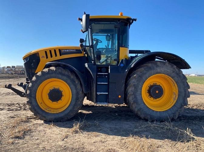 Image of JCB Fastrac 8330 Primary Image