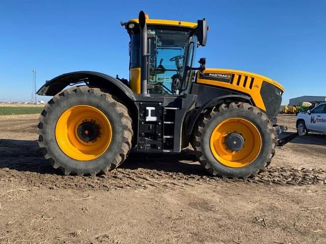 Image of JCB Fastrac 8330 equipment image 4