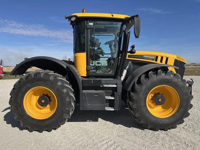 Image of JCB Fastrac 4220 equipment image 1