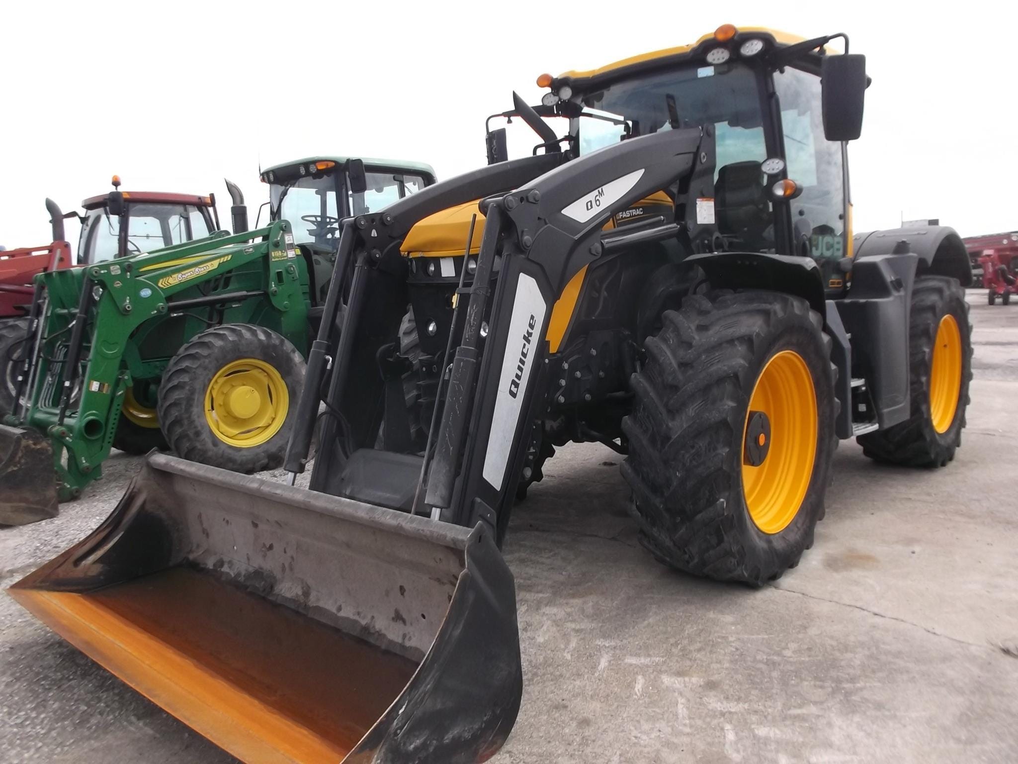 2020 JCB Fastrac 4220 Equipment Image0