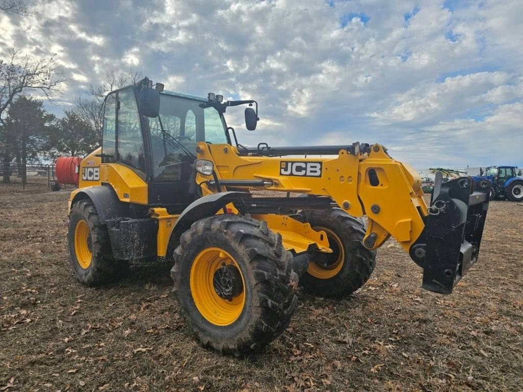 2020 JCB TM320 Equipment Image0
