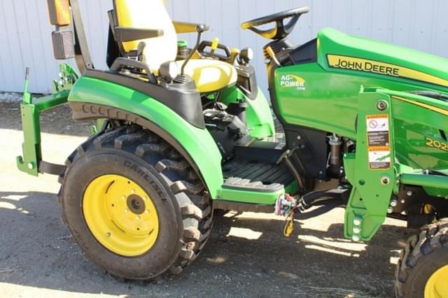 Image of John Deere 2025R equipment image 4