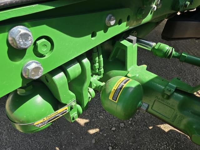 Image of John Deere 6175R equipment image 3