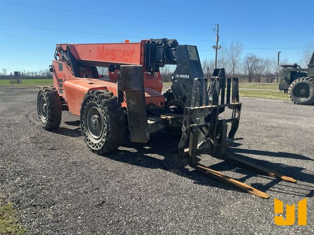 Image of JLG 10054 equipment image 2