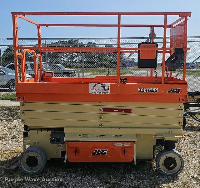 Image of JLG 3246ES equipment image 3