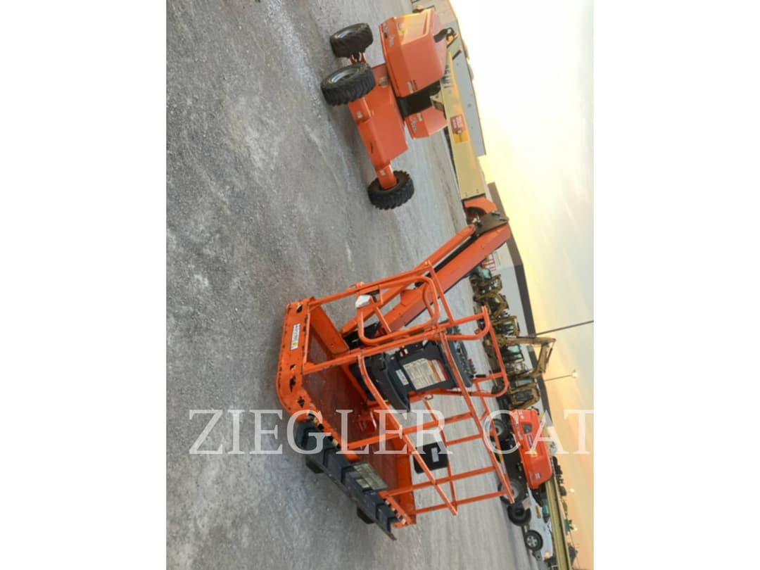 Image of JLG 460SJ Image 1