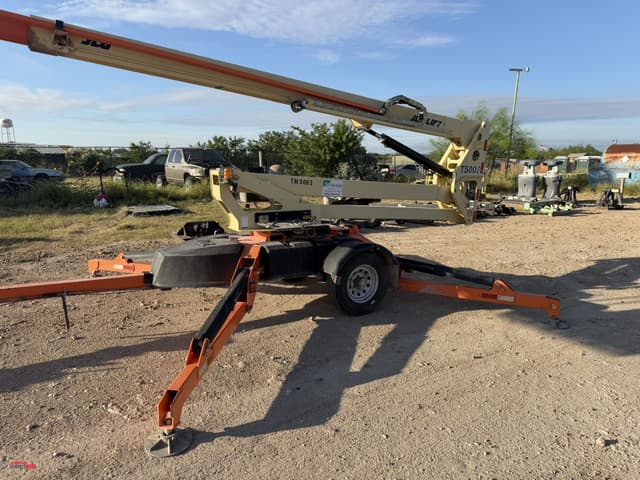Image of JLG T500J equipment image 2