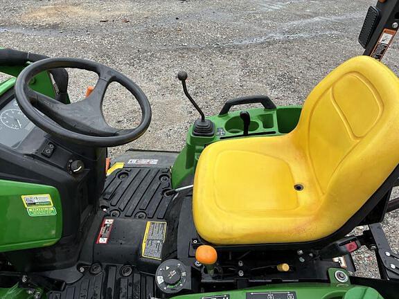 Image of John Deere 1023E equipment image 4