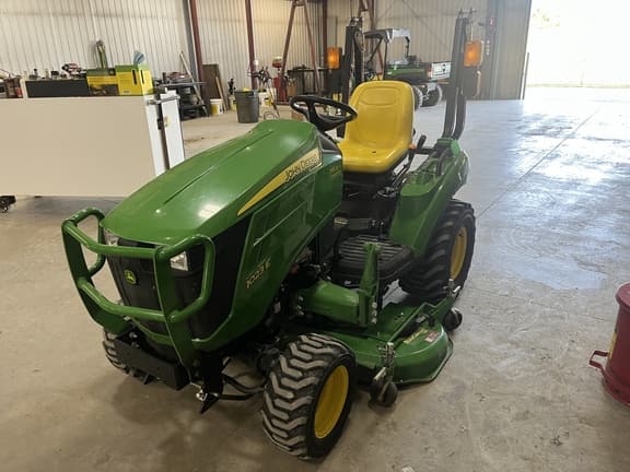 Image of John Deere 1023E equipment image 3