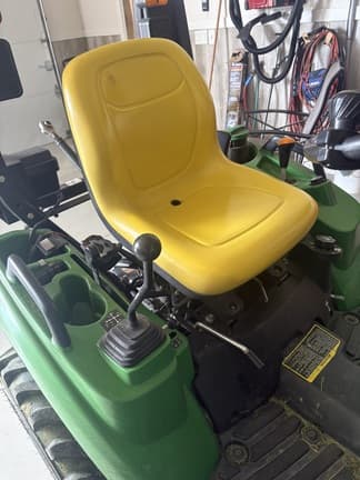 Image of John Deere 1023E equipment image 4