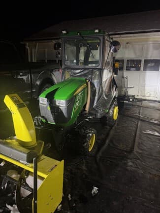 Image of John Deere 1023E equipment image 1