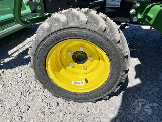 Image of John Deere 1023E equipment image 4