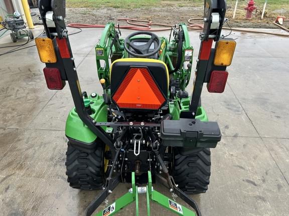 Image of John Deere 1023E equipment image 3