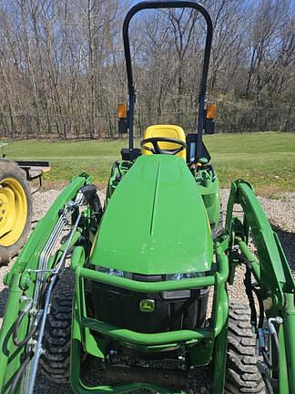 Image of John Deere 1023E equipment image 4