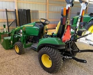 Image of John Deere 1023E equipment image 3