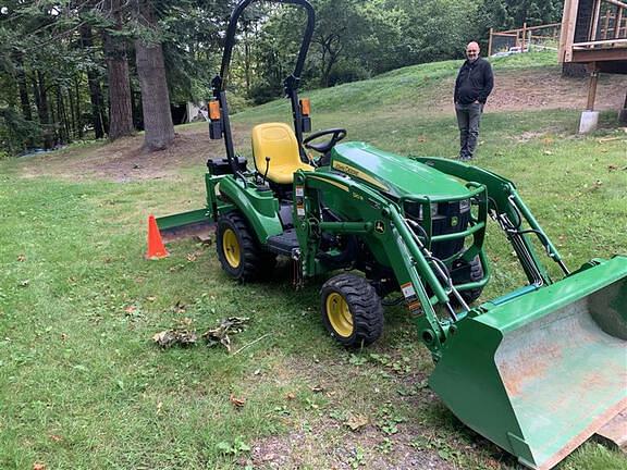 Image of John Deere 1023E equipment image 2