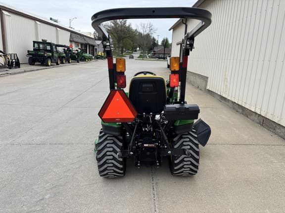 Image of John Deere 1023E equipment image 4