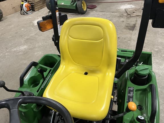 Image of John Deere 1023E equipment image 2