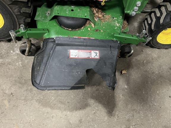 Image of John Deere 1023E equipment image 3