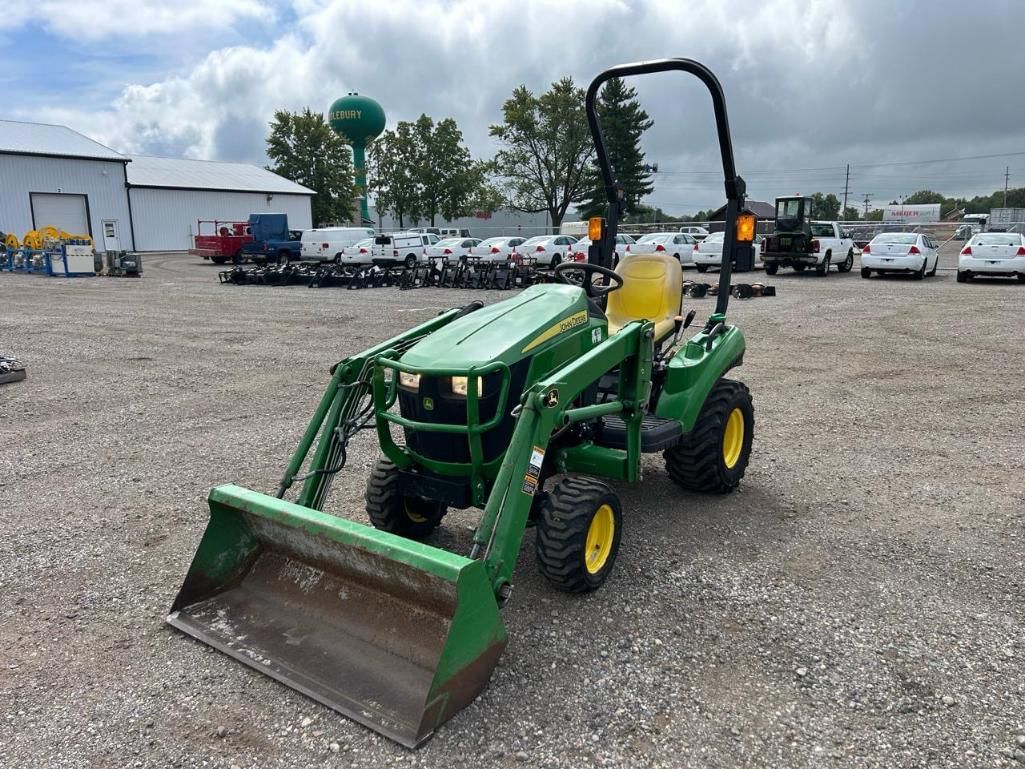 2020 John Deere 1023E Equipment Image0