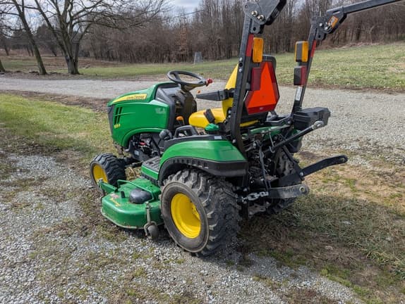 Image of John Deere 1025R equipment image 2