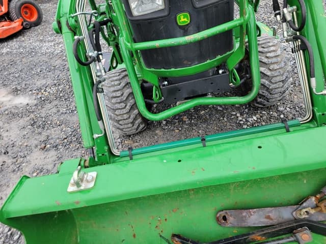Image of John Deere 1025R equipment image 4