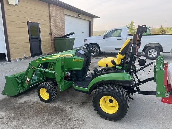 Image of John Deere 1025R equipment image 1