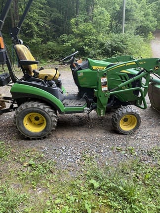 2020 John Deere 1025R Equipment Image0