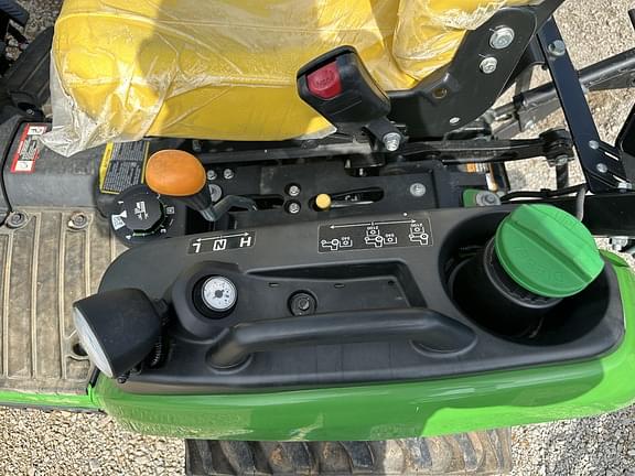 Image of John Deere 1025R equipment image 4
